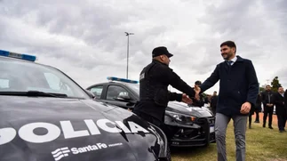 Pullaro anunció aumento de sueldo para la policía y se levantó la protesta en la provincia