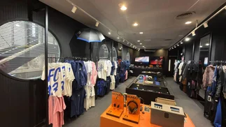 Dónde está el primer y único stand oficial de Argentina con merchandising de Colapinto