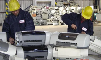 Empresas denuncian 'caos ambiental' por el incremento de basura electrónica