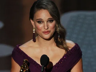 Del Oscar a la solidaridad: Natalie Portman protagoniza campaña para recaudar fondos