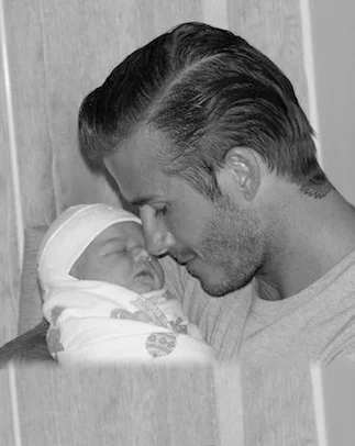 Por medio de las redes sociales, Victoria y David Beckham presentaron a su hija