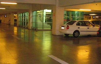 Detuvieron a la médica que baleó el auto en una cochera de Recoleta