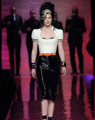 Gaultier homenajea a Amy Winehouse en el cierre de la semana de alta costura en Parí­s