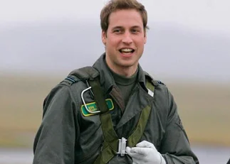 En medio de la tensión bilateral, el prí­ncipe William llegó a Malvinas