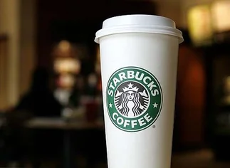Entregas a domicilio, la nueva estrategia de Starbucks para captar clientes