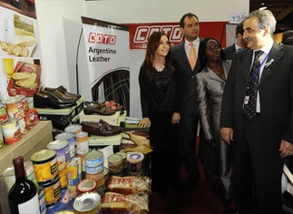 El Gobierno volvió a convocar a empresarios para una feria en Angola