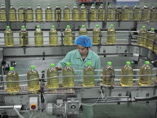 Para las aceiteras, con un dólar estable a $8 la liquidación será 'más fluida'