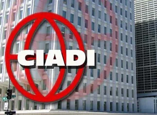 Un exsocio de los Macri demanda al Estado por varios millones