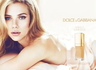 Scarlett Johansson usa su seducción natural para la nueva campaña de Dolce & Gabbana
