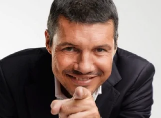 ¿Vuelve Tinelli?: negocia la compra del 30% de Ideas del Sur a Clarí­n y se acerca a Canal 9