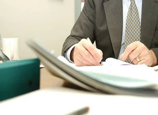 Cuánto ganan un CEO, un CFO y un Director de Recursos Humanos en Argentina