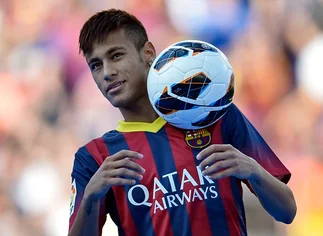 Neymar salió a bancar a su padre y acusó a 'falsos amigos' tras la denuncia por evasión fiscal