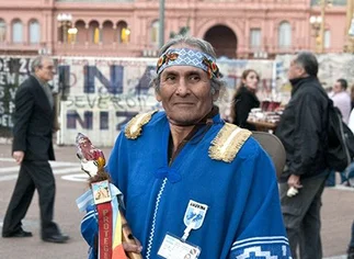 Los pueblos originarios acampan frente a la Casa Rosada y piden ser atendidos por la Presidenta