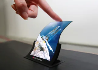 LG va por más: ahora arranca la producción de pantallas flexibles para teléfonos móviles