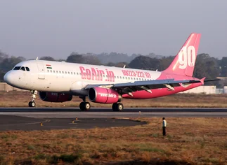 Una aerolí­nea contrata a las azafatas más delgadas para ahorrar combustible
