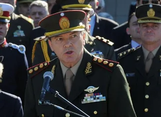 Jefe del Ejército se presentó ante la Justicia tras denuncias de violaciones a DDHH