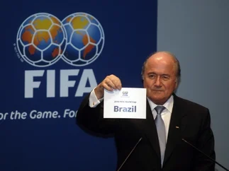 Blatter: 'Si continúan las protestas, deberemos evaluar si elegir a Brasil no fue un gran error'