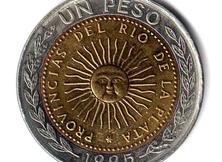 Emiten edición conmemorativa de $1 por el Bicentenario de la Primera Moneda Patria