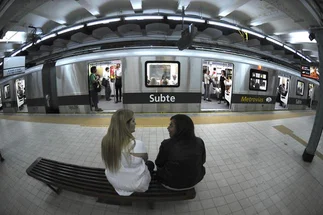 Los metrodelegados pidieron retirar trenes en la lí­nea A por temor a un 'descarrilamiento'