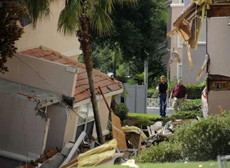 EE.UU.: las impactantes imágenes del derrumbe de un edificio cerca de Disney