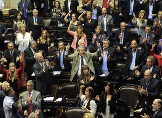 En un tratamiento express, Diputados convirtió en ley pensión a ex presos polí­ticos