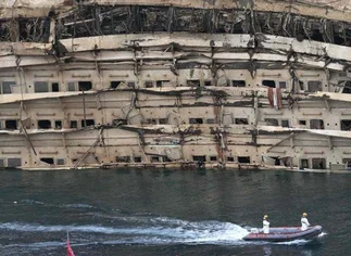 Costa Concordia: el primer oficial y el cartógrafo jugaban a la PlayStation al chocar el barco