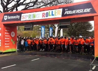 Farmacity recibió la primavera con una carrera en rollers por Palermo