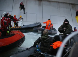 Dos meses de prisión en Rusia para los activistas argentinos de Greenpeace