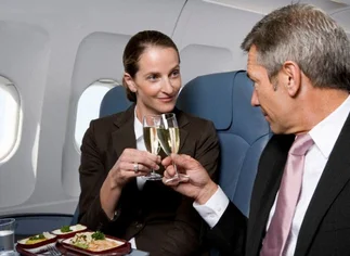 ¿Quién da más? Se subastan pasajes aéreos en Business Class