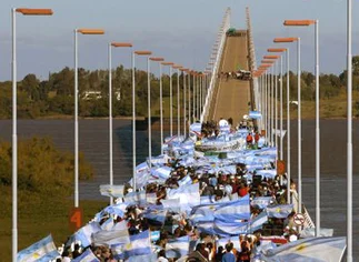 Para los asambleí­stas, el bloqueo de Uruguay es un 'atropello a las relaciones internacionales'
