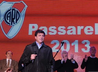 Passarella no aguantó y se fue antes de que suene el pitazo final en la derrota de River