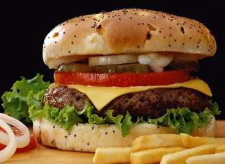 Los inimaginables ingredientes que se pueden encontrar en la hamburguesa
