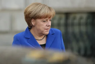 El polí­tico alemán que perdió medio millón de dólares 'por culpa' de Angela Merkel
