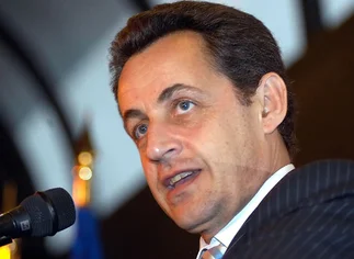 Sarkozy, sobre la polí­tica monetaria argentina: 'El control de cambios no es la respuesta a todo'
