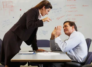 Cómo aguantar con estilo las malas crí­ticas del jefe
