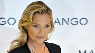 Kate Moss es bajada de un avión por 'mal comportamiento'