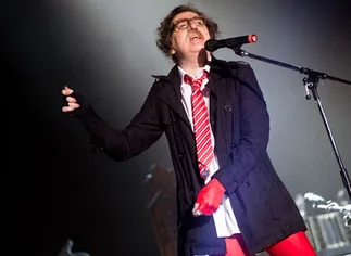Charly Garcí­a fue dado de alta y ya se encuentra en 'casa con amigos'
