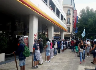 Quebracho marcha contra Shell por la suba de las naftas y amenaza con más protestas