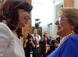Bachelet canceló el viaje a la Argentina por los incendios en Valparaí­so