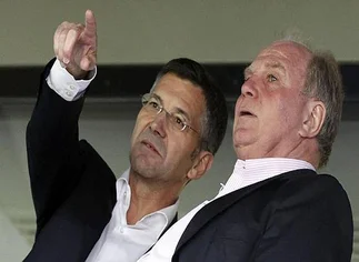 El presidente de Adidas se pone al frente del Bayern de Múnich tras la renuncia de Uli HoeneíŸ