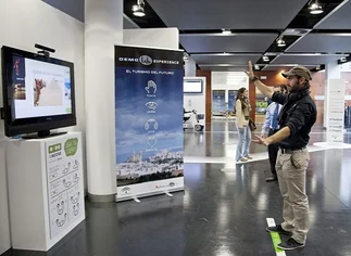 Adiós al control remoto: cada vez más aparatos se manejan con voz y gestos