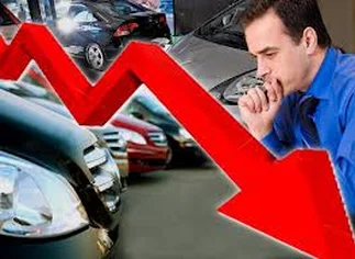 Por derrumbe en ventas, agencias de autos despiden personal y apuntalan otro negocio para capear la crisis