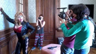 La insólita producción de fotos de 'La Tigresa del Oriente' en la Casa Rosada