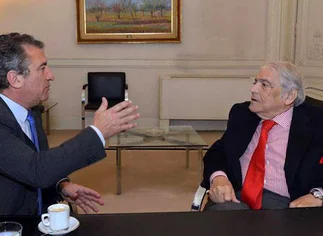Carrera presidencial: la UIA elogió a Urribarri y expresó apoyo para 2015