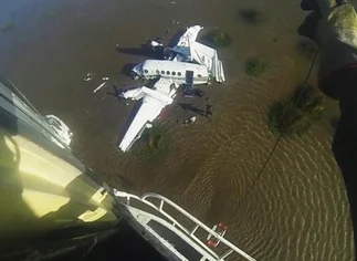 Difunden la llamada al 911 del avión que cayó en el Rí­o de la Plata