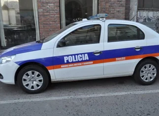 Una policí­a llamó al 911 porque escuchó ruidos, estaba sola y tení­a que cuidar de 30 presos