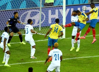 En duelo de 'necesitados', Ecuador derrotó a Honduras por 2 a 1 en Curitiba