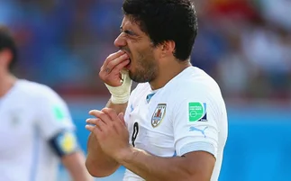 La Justicia italiana investiga si el mordisco de Suárez es un 'delito'
