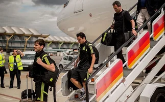La mala suerte de España: de vuelta a Madrid un rayo cayó en el avión