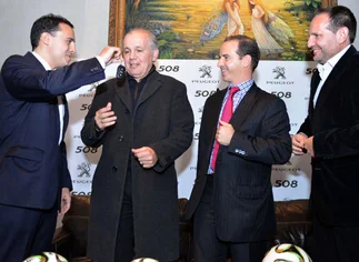 Peugeot le regaló a Sabella el 508 negro de la cábala